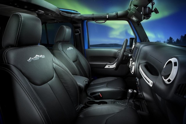 2014 Jeep Wrangler Unlimited Polar Edition (8).jpg